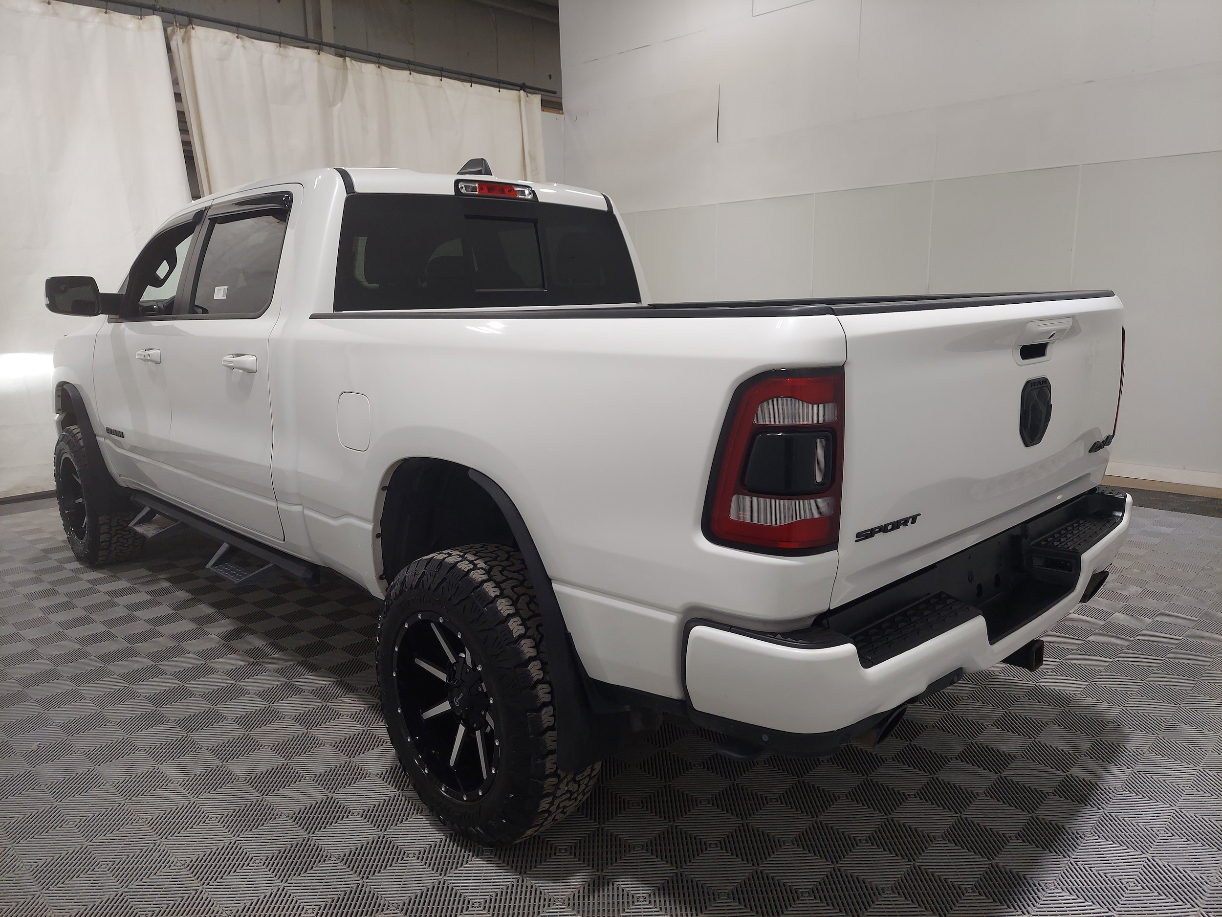 ram ram 1500 2020 1C6SRFTT2LN108805 image ram ram 1500 2020 1C6SRFTT2LN108805 image